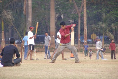 Cricket-on-the-maidan-in-Mumbai-India