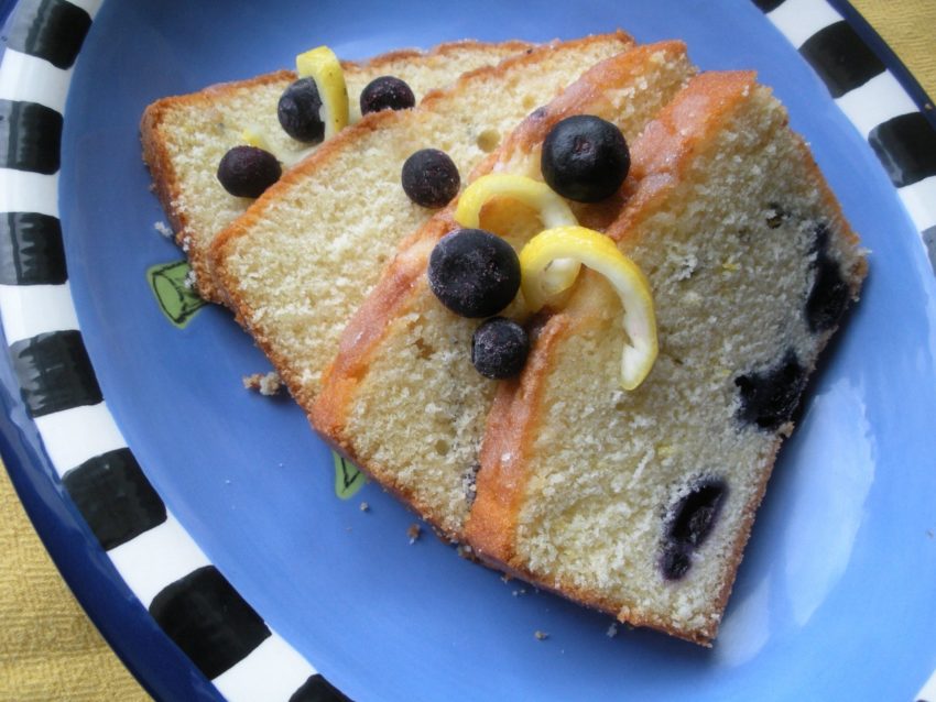 Dream Spring Living: Lemon Blueberry Lavender Quickbread