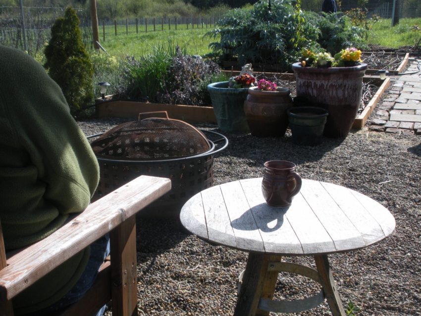 Dream Spring Living: Barrel head garden table made with hoops and staves for legs