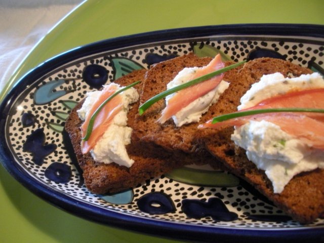 American Dream Recipes: Herbed Chevre & Smoked Salmon Whole Wheat Rye Garlic Toasts Appetizers