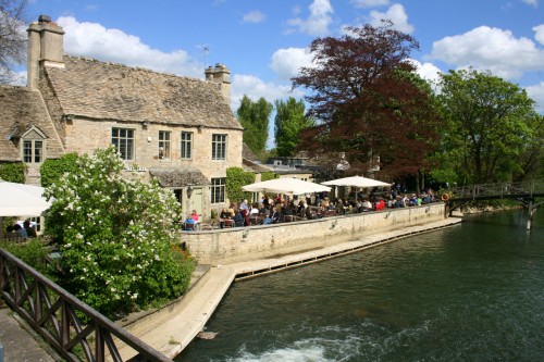 Oxfordshire pub, England