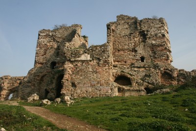 World Travel Dreams: Ruined Byzantine Fortress in Turkey