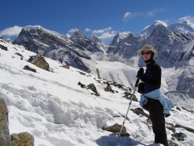 Pack for round the world trip: Wearing my travel sunhat even in the mountains of the Nepal Himalaya