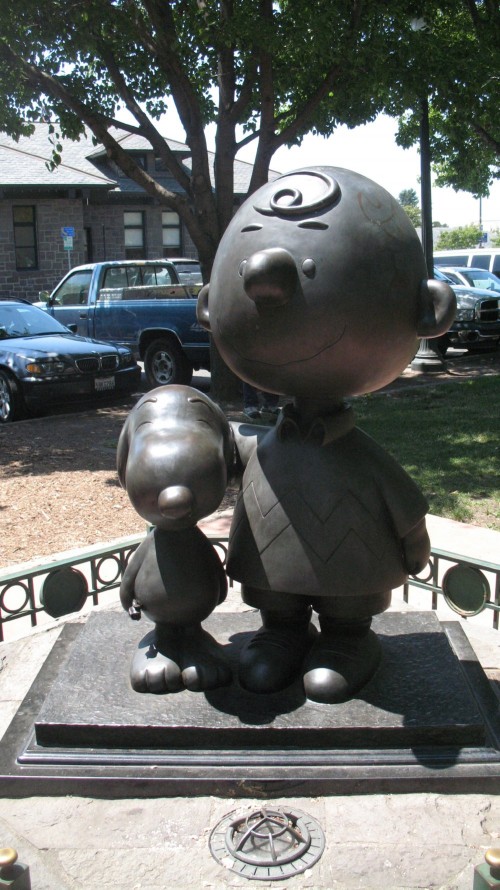Achieve a Dream and Other Depressing Thoughts: Charlie Brown and Snoopy statue